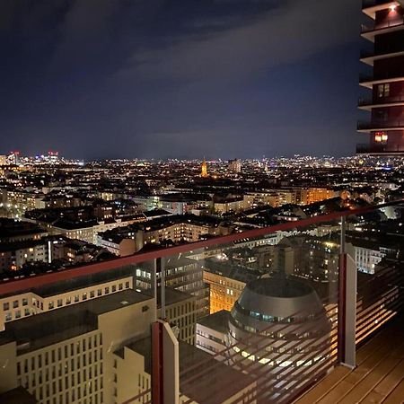 Triiiple Suites Level 22 mit Balkon und Tiefgarage Wien Exterior foto