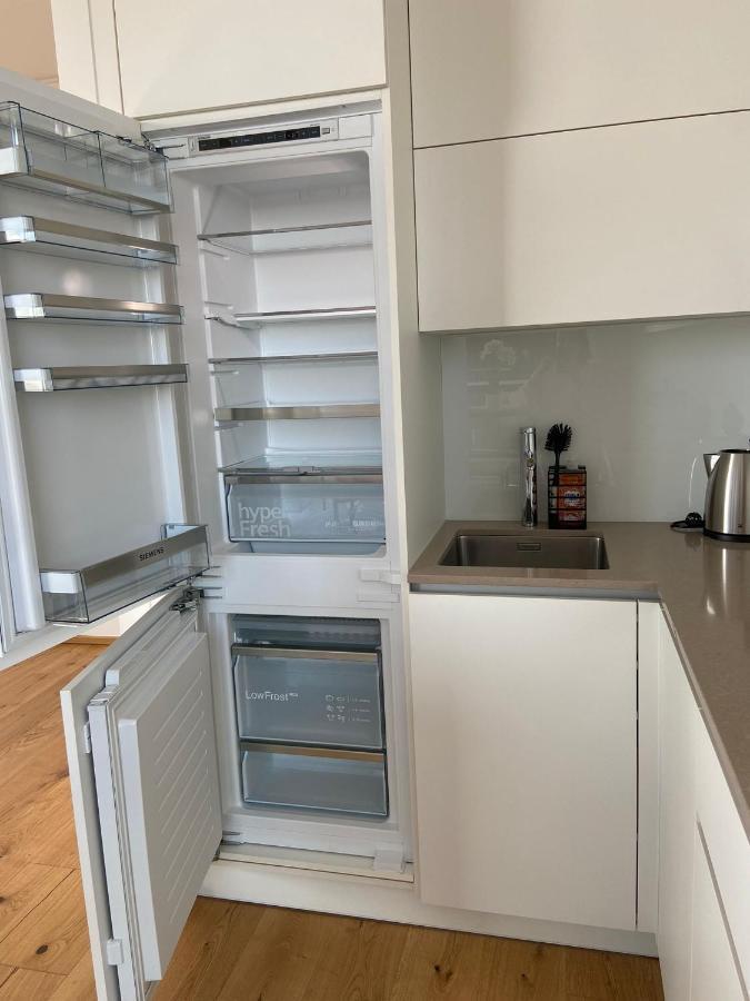Triiiple Suites Level 22 mit Balkon und Tiefgarage Wien Exterior foto