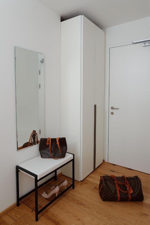 Triiiple Suites Level 22 mit Balkon und Tiefgarage Wien Exterior foto