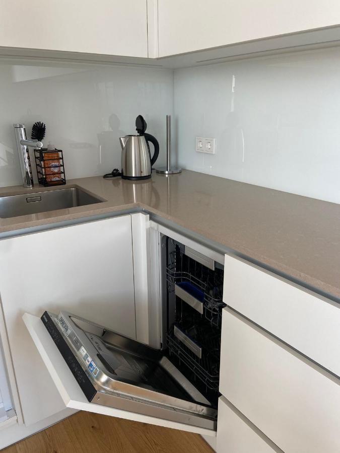 Triiiple Suites Level 22 mit Balkon und Tiefgarage Wien Exterior foto